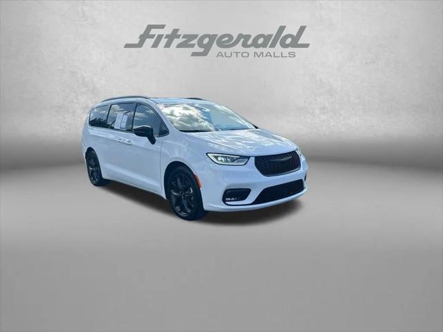 2025 Chrysler Pacifica Limited for sale in Chambersburg, PA