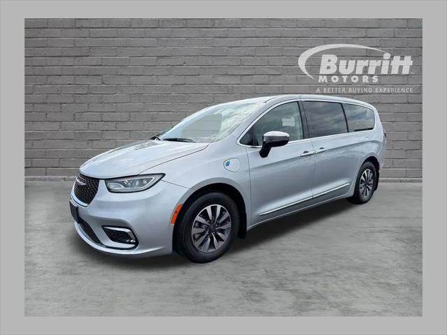 2023 Chrysler Pacifica Hybrid Limited for sale in Oswego, NY