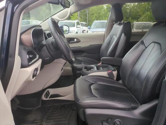 2017 Chrysler Pacifica Touring-L