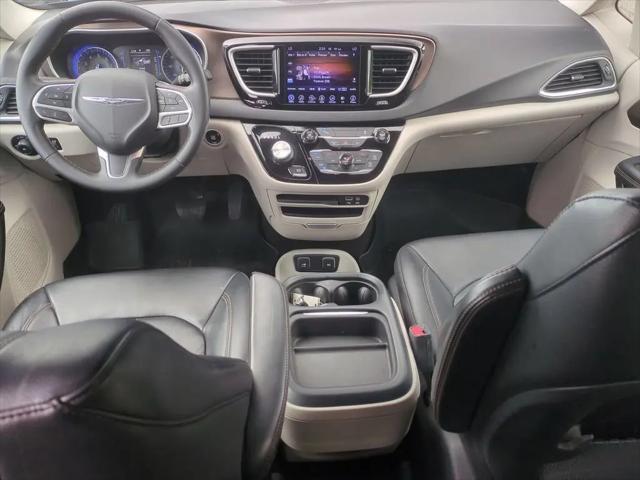 2017 Chrysler Pacifica Touring-L