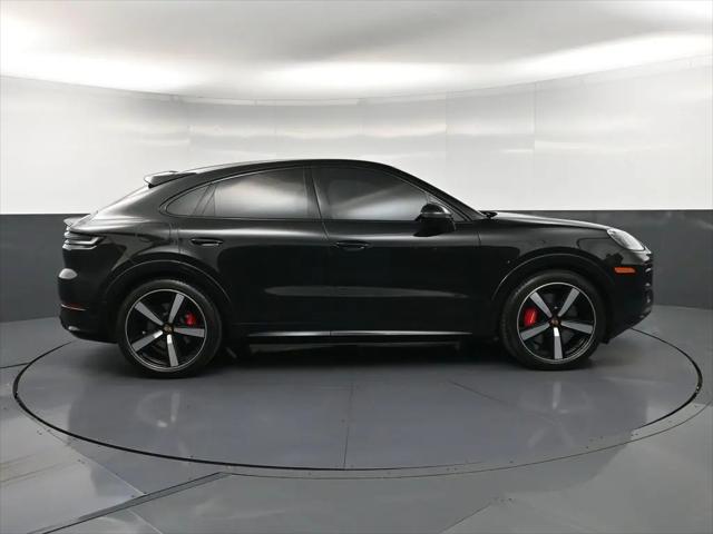 2025 Porsche Cayenne GTS
