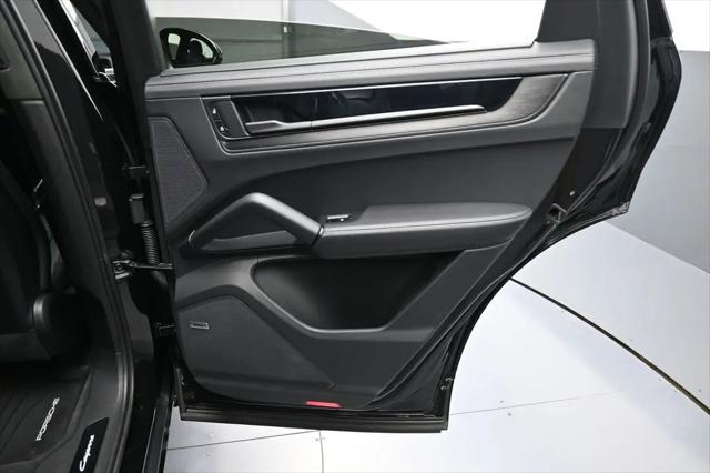 2025 Porsche Cayenne GTS