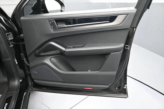 2025 Porsche Cayenne GTS