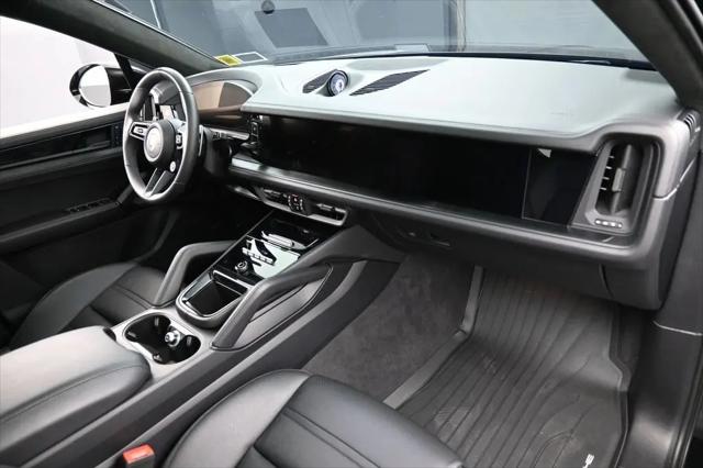 2025 Porsche Cayenne GTS