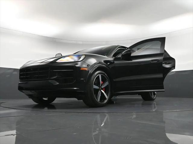 2025 Porsche Cayenne GTS