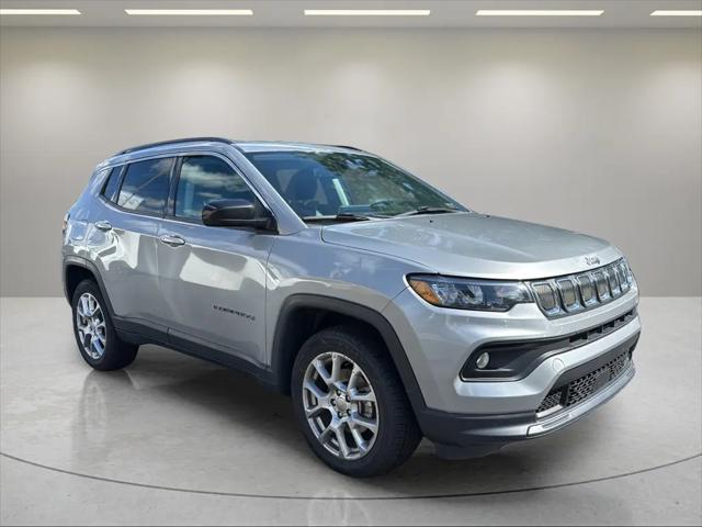 2022 Jeep Compass Latitude Lux 4x4