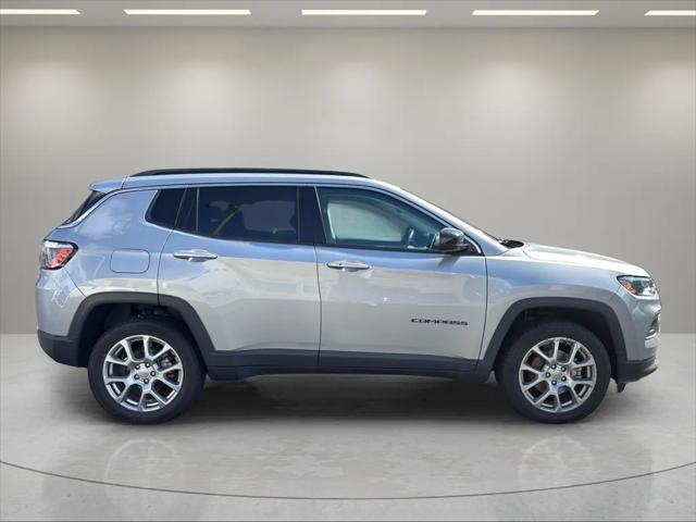 2022 Jeep Compass Latitude Lux 4x4