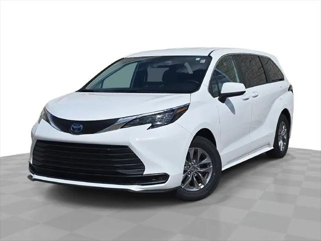 2025 Toyota Sienna LE for sale in Milwaukee, WI