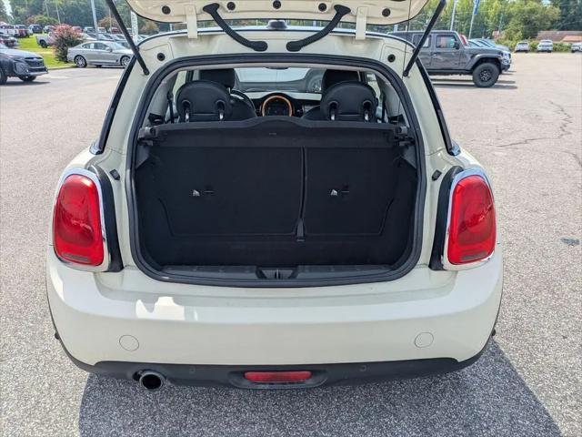 2017 MINI Hardtop Cooper
