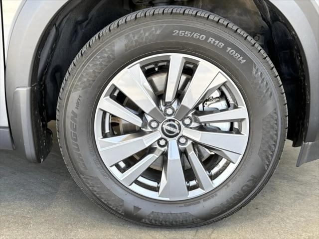 2025 Nissan Pathfinder S FWD