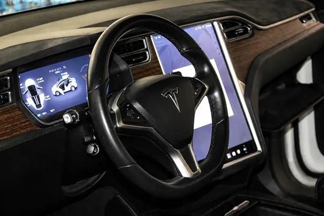 2016 Tesla Model X 90D