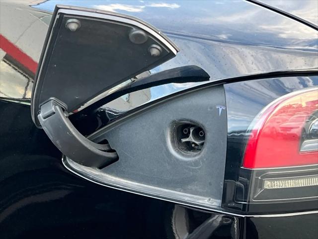 2022 Tesla Model S Plaid Tri Motor All-Wheel Drive