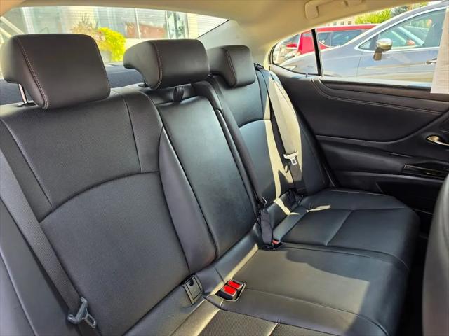 2024 Lexus ES 300h ES 300h