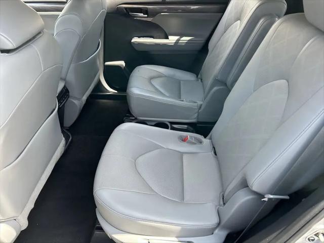 2021 Toyota Highlander Platinum