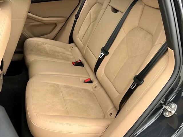 2021 Porsche Macan Macan