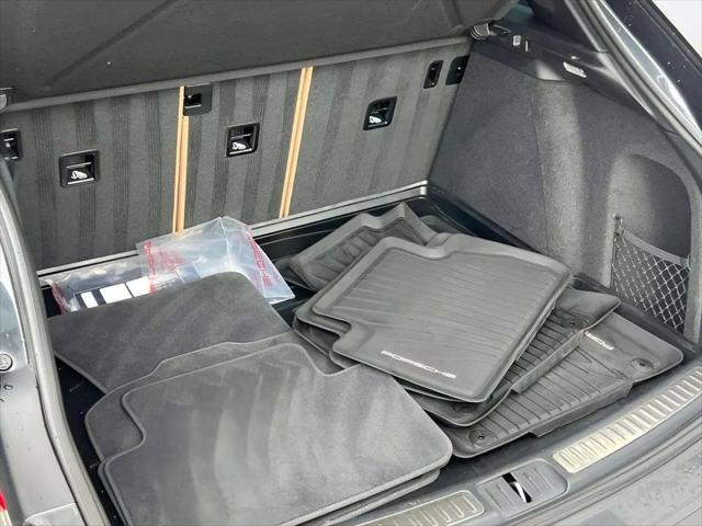 2021 Porsche Macan Macan
