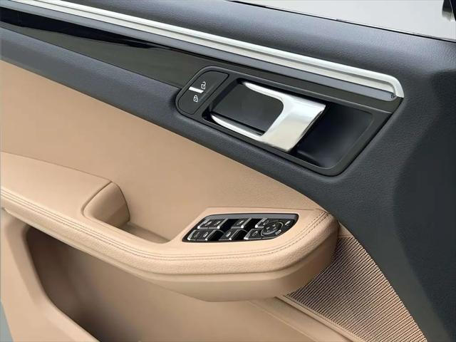 2021 Porsche Macan Macan
