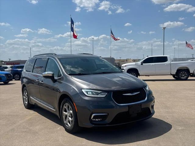 2023 Chrysler Pacifica Limited for sale in Mesquite, TX