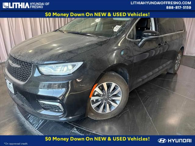 2023 Chrysler Pacifica Hybrid Touring L for sale in Fresno, CA