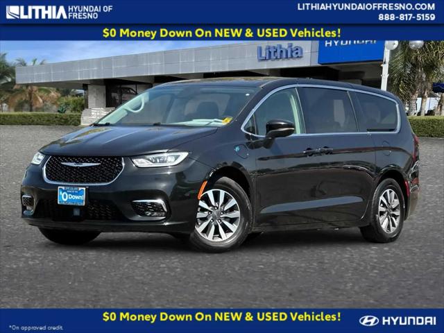 2023 Chrysler Pacifica Hybrid Touring L for sale in Fresno, CA