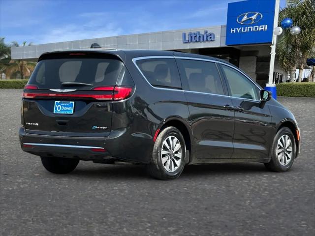 2023 Chrysler Pacifica Hybrid Touring L