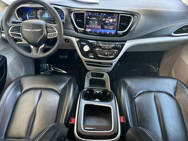2023 Chrysler Pacifica Hybrid Touring L