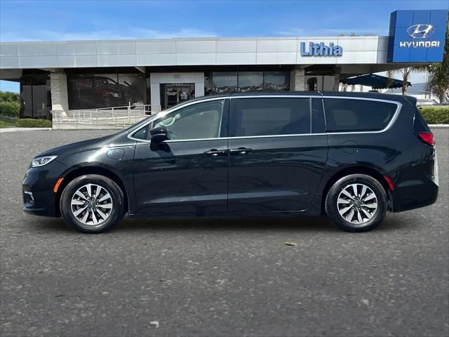 2023 Chrysler Pacifica Hybrid Touring L