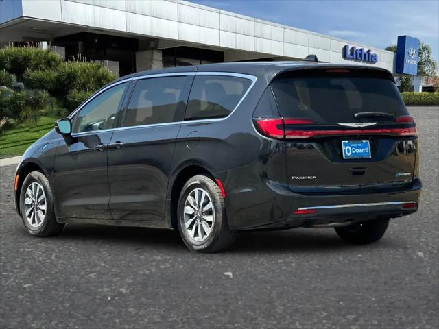 2023 Chrysler Pacifica Hybrid Touring L