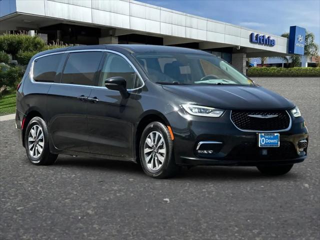 2023 Chrysler Pacifica Hybrid Touring L