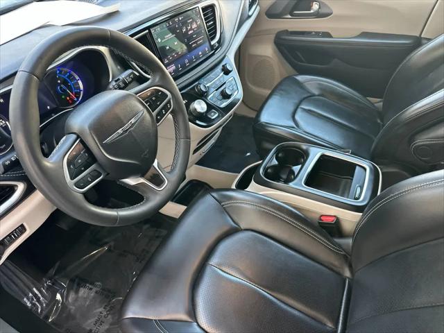 2023 Chrysler Pacifica Hybrid Touring L
