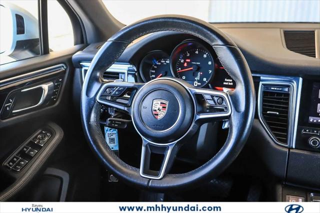 2017 Porsche Macan Macan