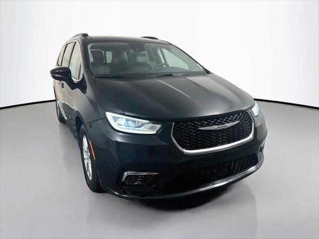 2022 Chrysler Pacifica Touring L for sale in O'Fallon, IL