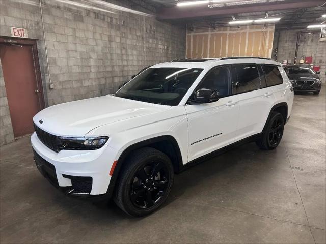 2023 Jeep Grand Cherokee L Altitude 4x4 for sale in Eden Prairie, MN
