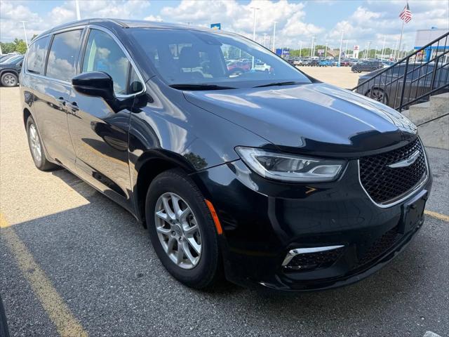 2023 Chrysler Pacifica Touring L for sale in Grand Rapids, MI