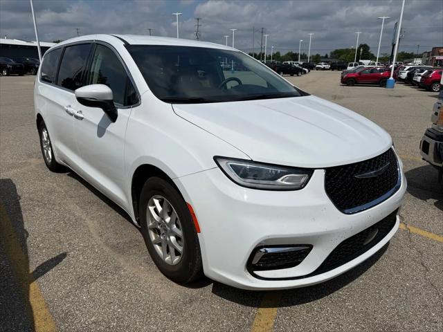 2023 Chrysler Pacifica Touring L for sale in Grand Rapids, MI