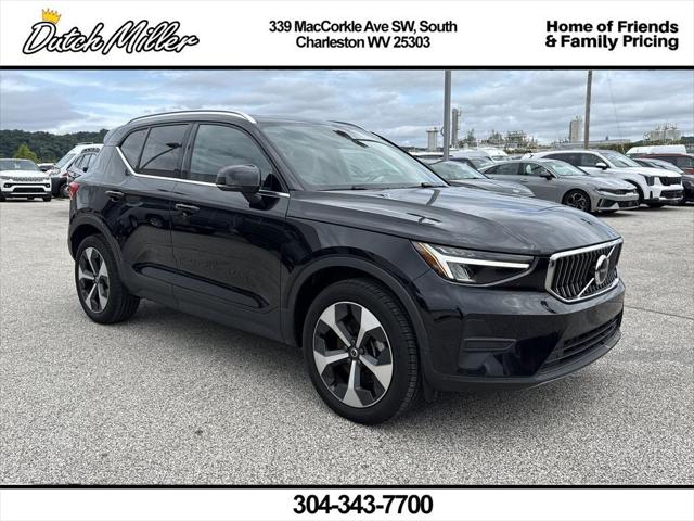 2025 Volvo XC40 B5 Core Bright Theme