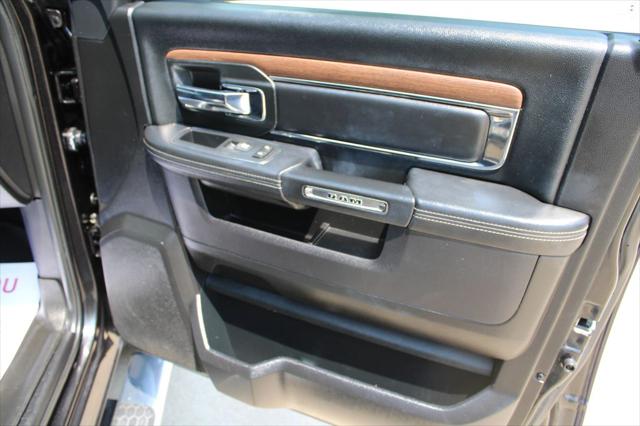 2017 Ram 1500 Laramie Crew Cab 4x4 5'7" Box
