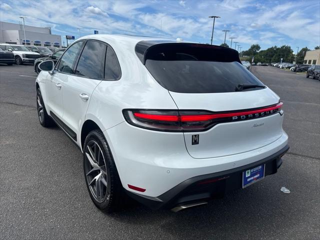 2023 Porsche Macan Base
