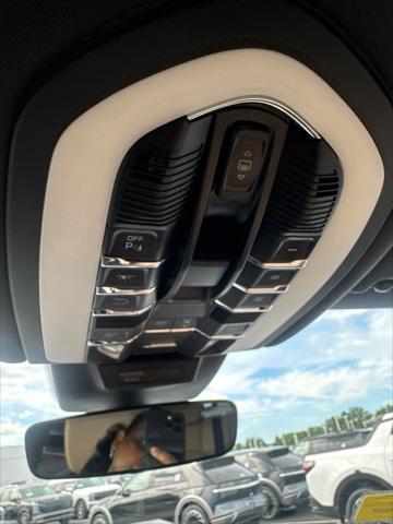 2023 Porsche Macan Base