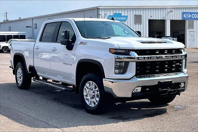 2020 Chevrolet Silverado 2500HD 4WD Crew Cab Standard Bed LT for sale in Topeka, KS
