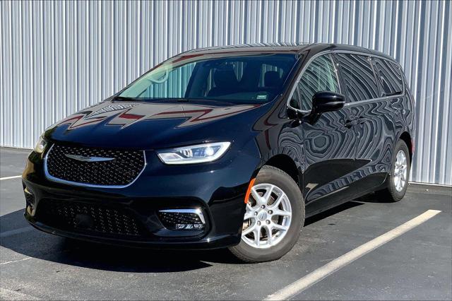 2024 Chrysler Pacifica Touring L for sale in Joplin, MO
