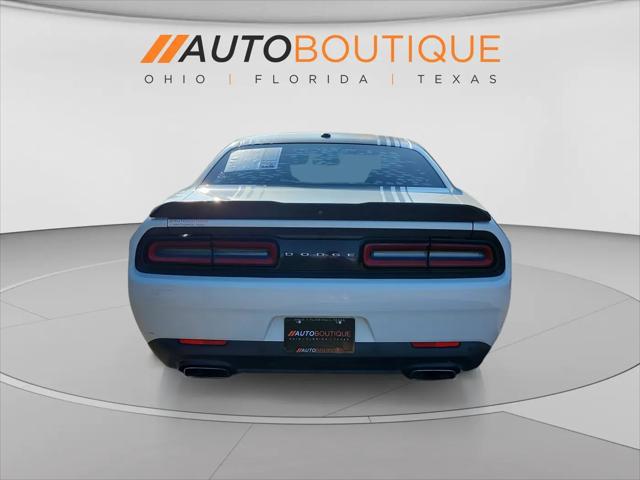2017 Dodge Challenger R/T Shaker