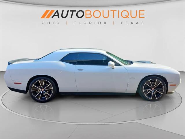 2017 Dodge Challenger R/T Shaker