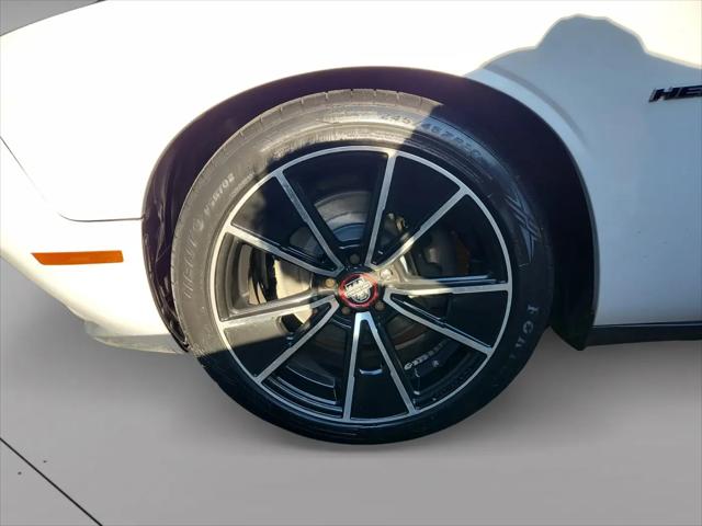 2017 Dodge Challenger R/T Shaker
