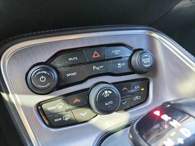 2017 Dodge Challenger R/T Shaker