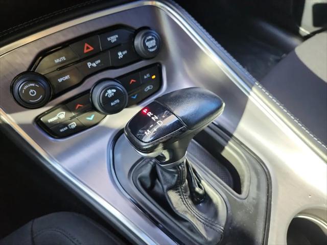 2017 Dodge Challenger R/T Shaker