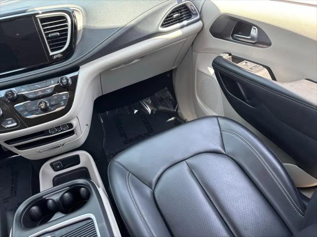 2023 Chrysler Pacifica Hybrid Touring L