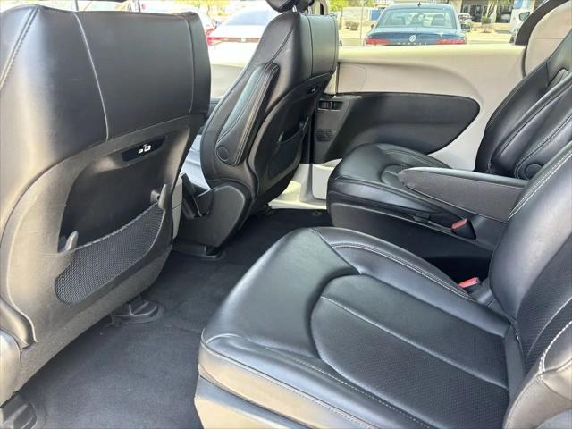 2023 Chrysler Pacifica Hybrid Touring L