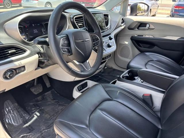 2023 Chrysler Pacifica Hybrid Touring L