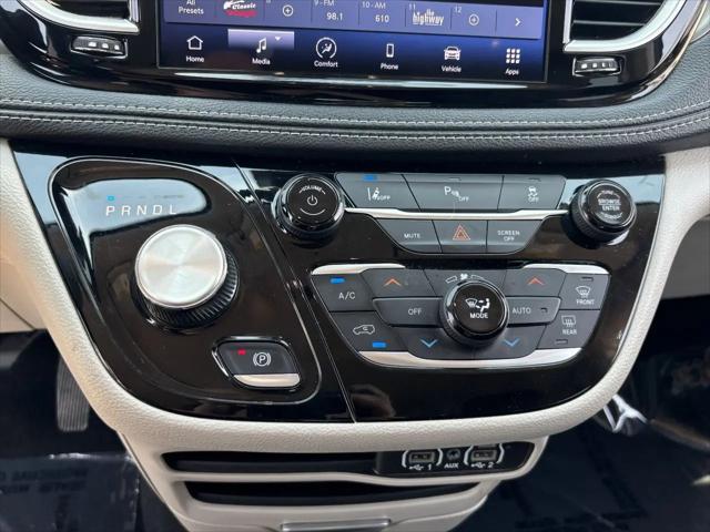 2023 Chrysler Pacifica Hybrid Touring L